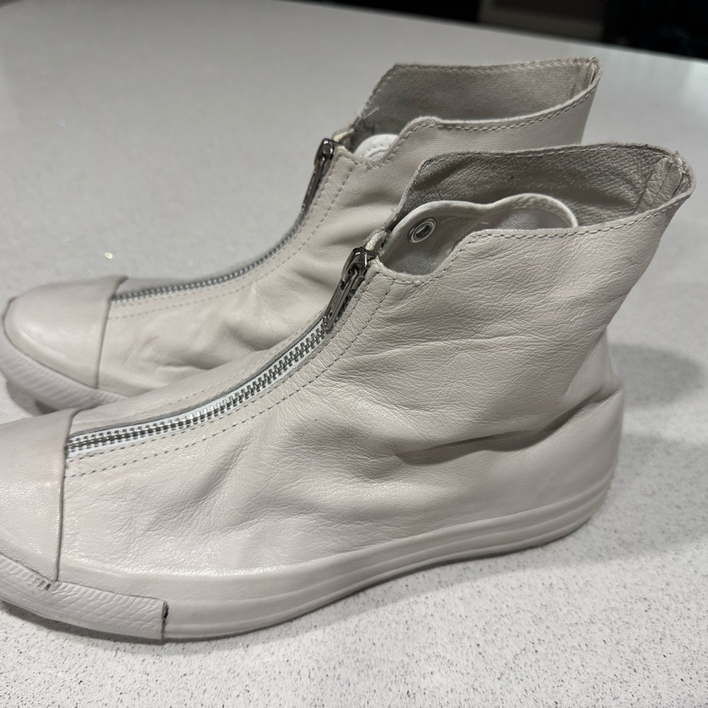 Converse White leather high tops with Zipper